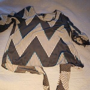 Open back blouse Chevron pattern. 3/4 sleeve